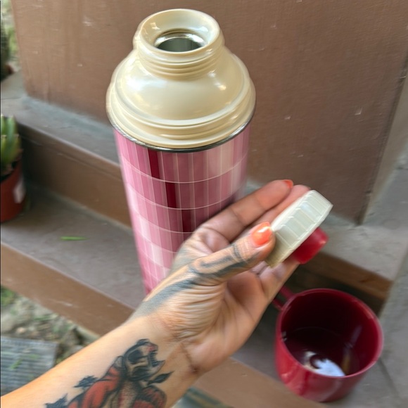 Vintage Thermos Pink and Red Mosaic Vacuum Flask hot/cold liquids eguc - Picture 10 of 14